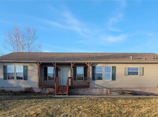 906 E Olson St, Blair, WI 54616
