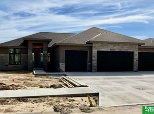 5915 N 214th St, Elkhorn, NE 68022