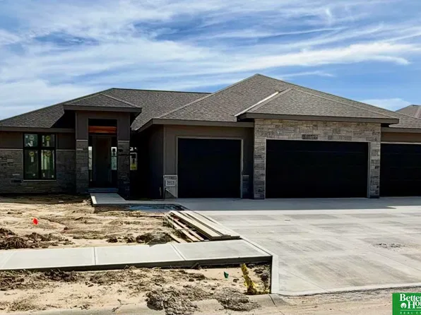5915 N 214th St, Elkhorn, NE 68022