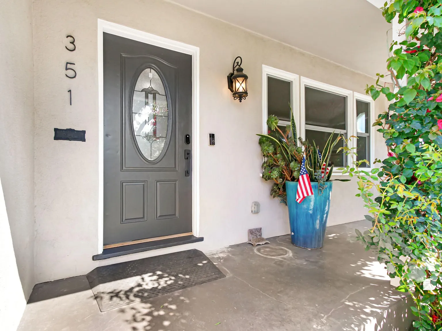 3 bed, 1300 sqft, $5,200 — Photo 3