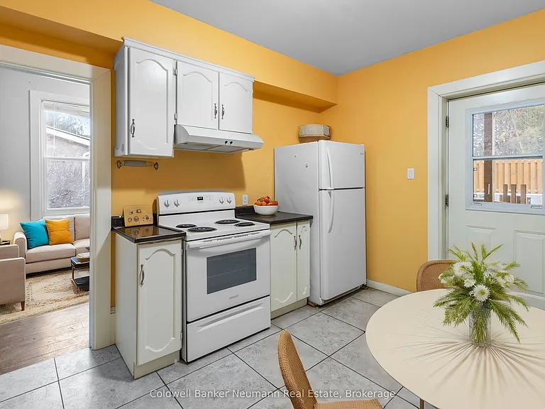 54 Yarmouth St #B — Photo 6