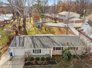 220 Windcliffe Dr, Ballwin, MO 63021