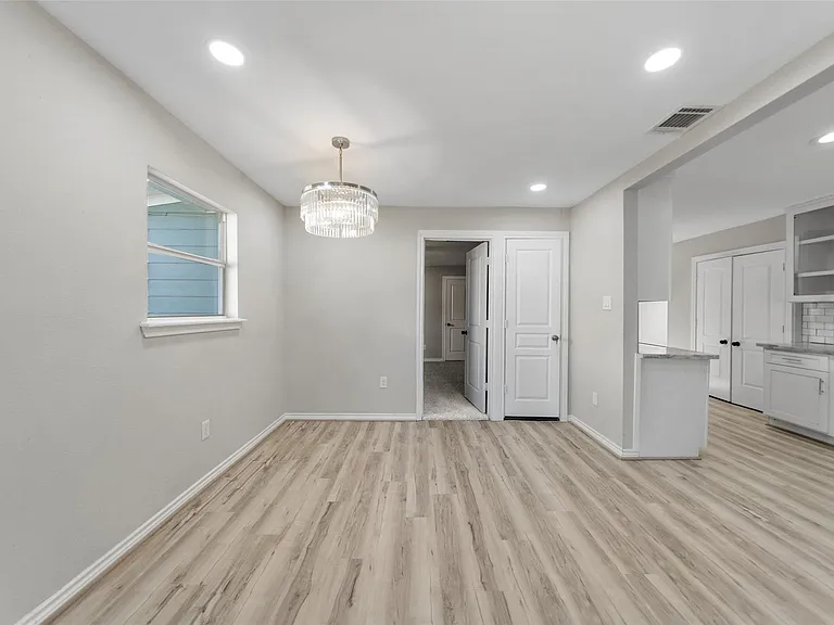 7019 Sur Ct — Photo 5