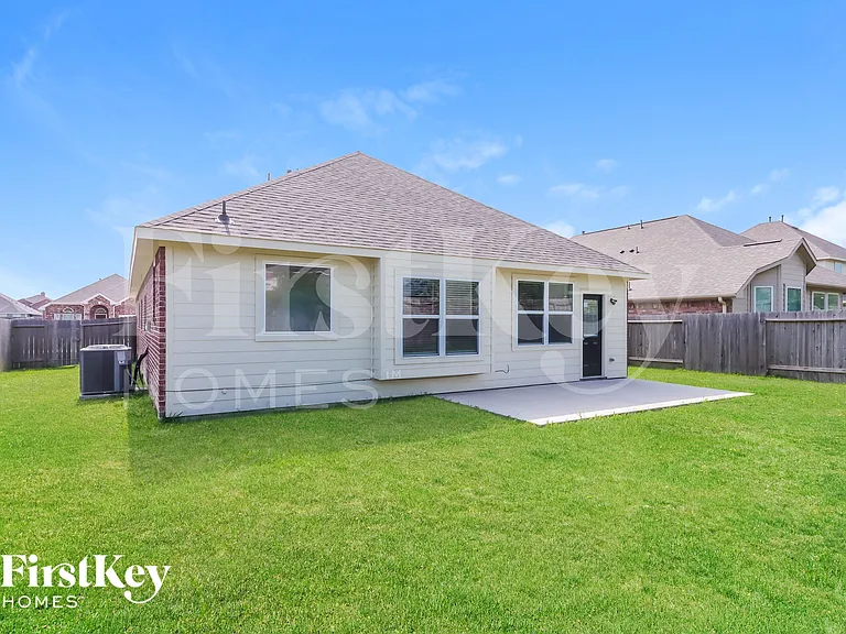 131 Brazos Dr — Photo 17