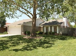 1225 Val Genes Rd, Edmond, OK 73003