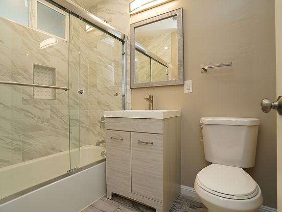 5th image of 148 Southwood Ctr #5