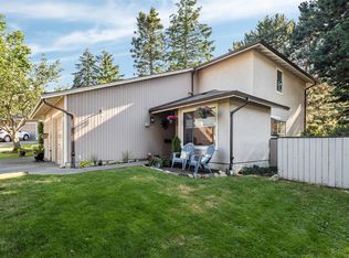 1309 McKenzie Ave #14, Saanich, BC V8P2M1