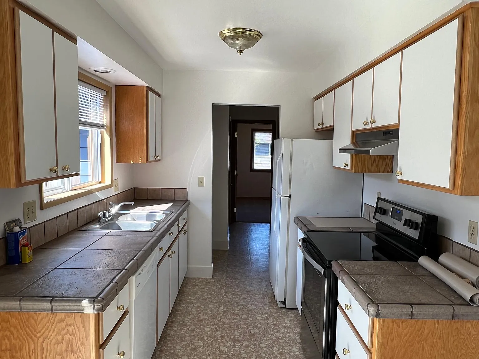 3 bed, 1164 sqft, $2,200 — Photo 2