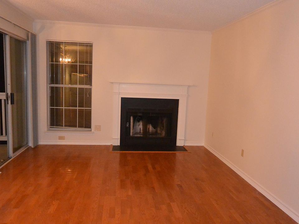 1st image of 1524 Lincoln Way APT 318