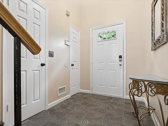 3rd image of 6001 N Oaks Blvd #6001