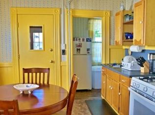 37 Phoenix St, Springfield, MA 01104