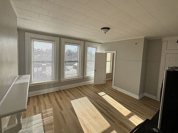 3rd image of 460 Main St APT 11