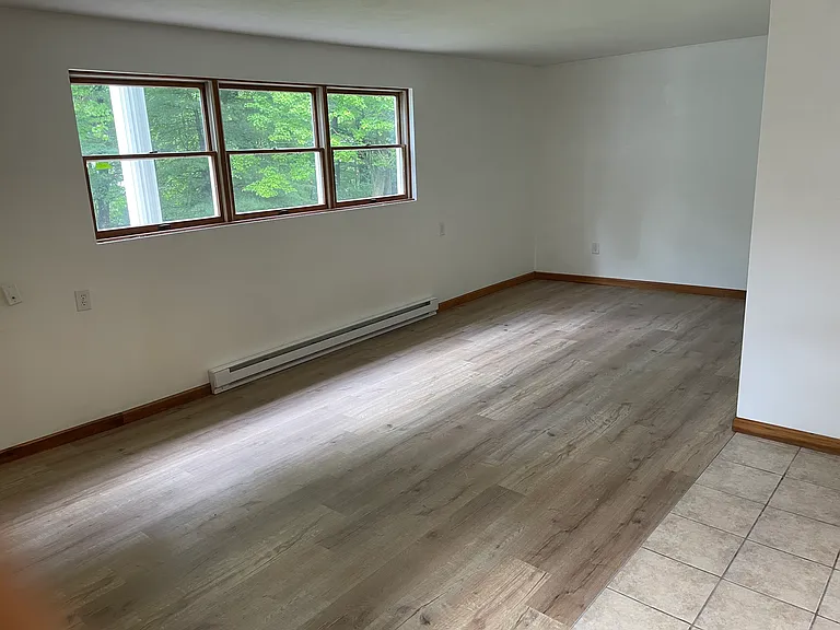 202 Meadow Brook Dr #4 — Photo 8