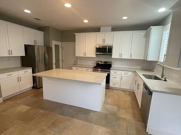 4th image of 511 Tilden Cir