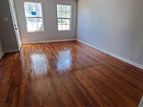 4th image of 611 S 22nd Ave