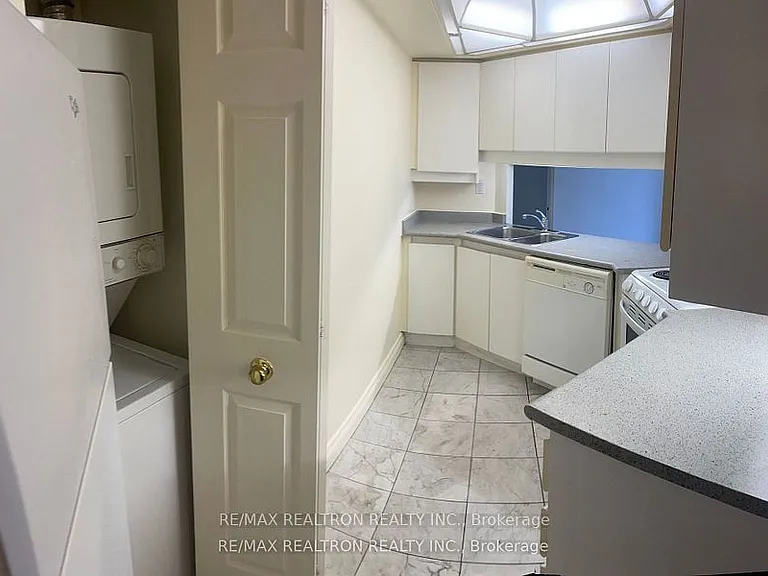 736 Bay St #1505 — Photo 7
