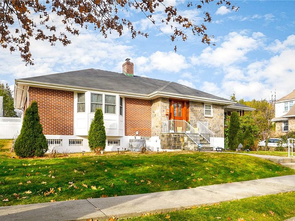 1st image of 88 Sheridan Avenue