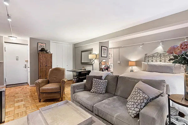 Sold by Nest Seekers International | media 2
