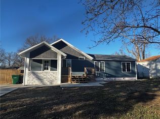 124 W 5th St, Adrian, MO 64720