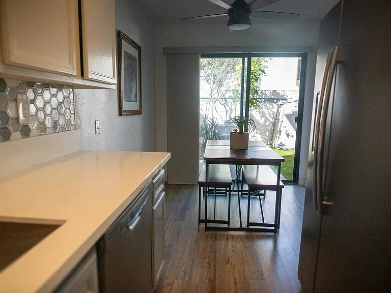 1575 Apache Dr #F — Photo 9