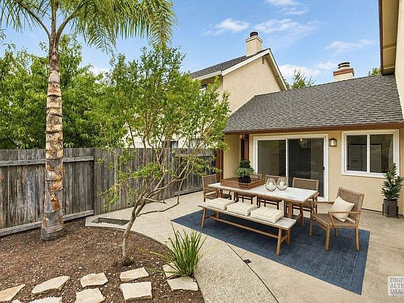 4th image of 461 Myrtle Ct