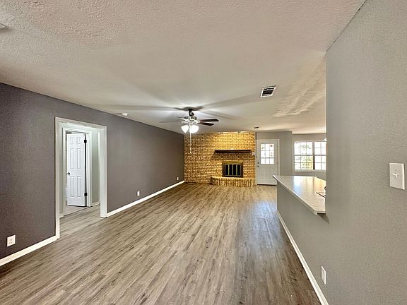 4th image of 2432 Canyon Creek Dr