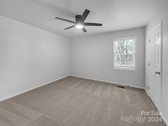 5th image of 2308 Woodfield Cir