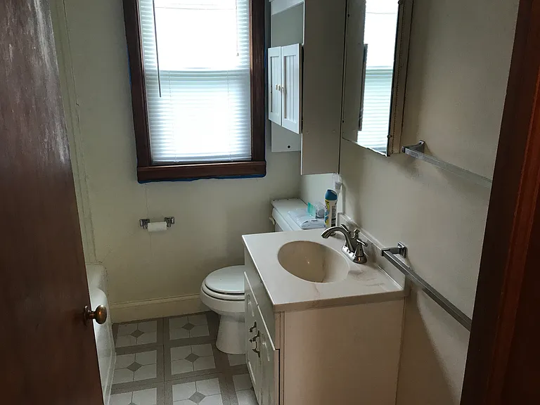 310 E Oliver St — Photo 10