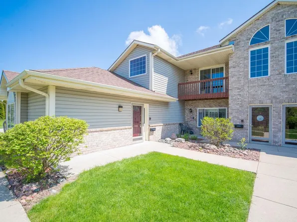 17608 West Lincoln AVENUE, New Berlin, WI 53146