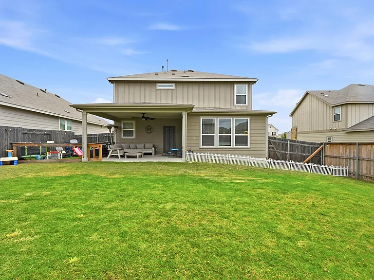 210 Purple Heart Dr — Photo 34