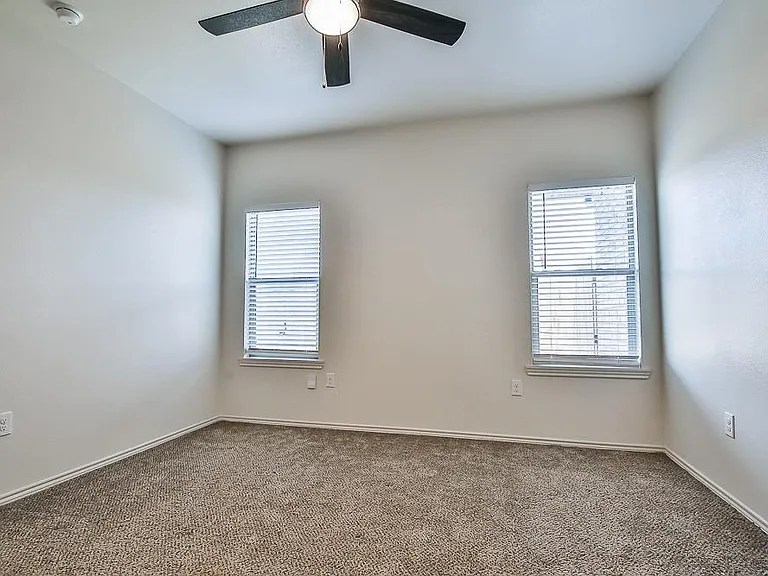 5636 Lehigh St — Photo 5