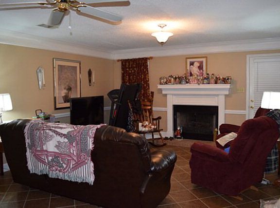 2nd image of 120 Pine Lakes Dr