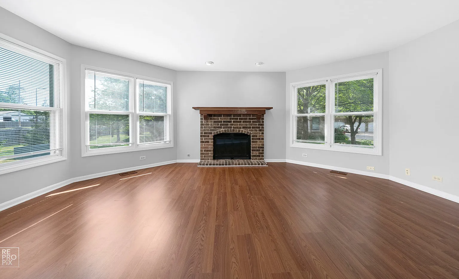 2 bed, 1240 sqft, $2,750 — Photo 2