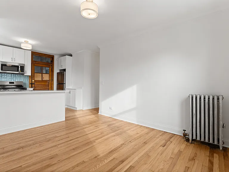 5408 W George St #2 — Photo 6