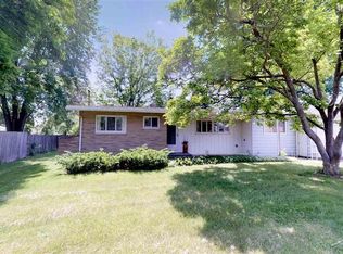 3565 Crestmont Dr, Saginaw, MI 48603