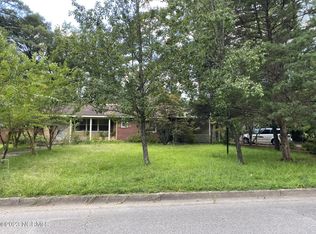 313 N Duplin St, Wallace, NC 28466