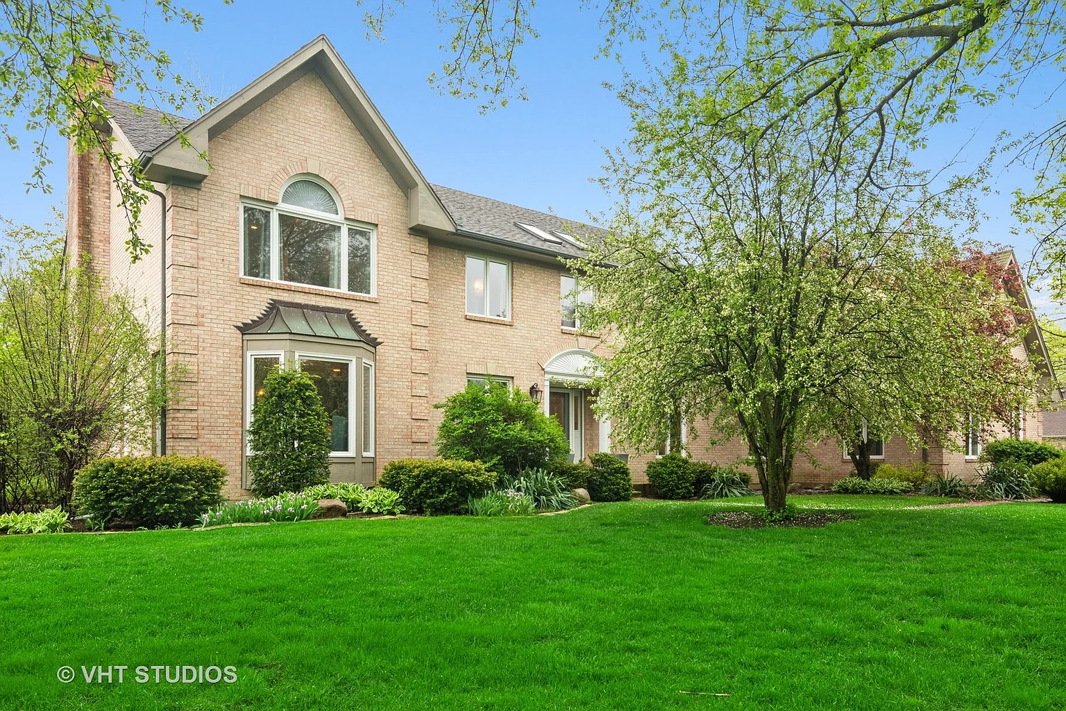 22102 Cambridge Dr photo 1
