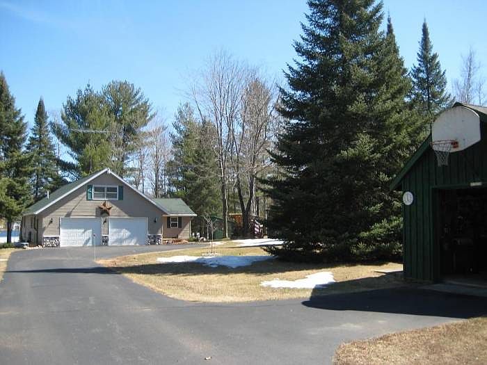 Driveway to house