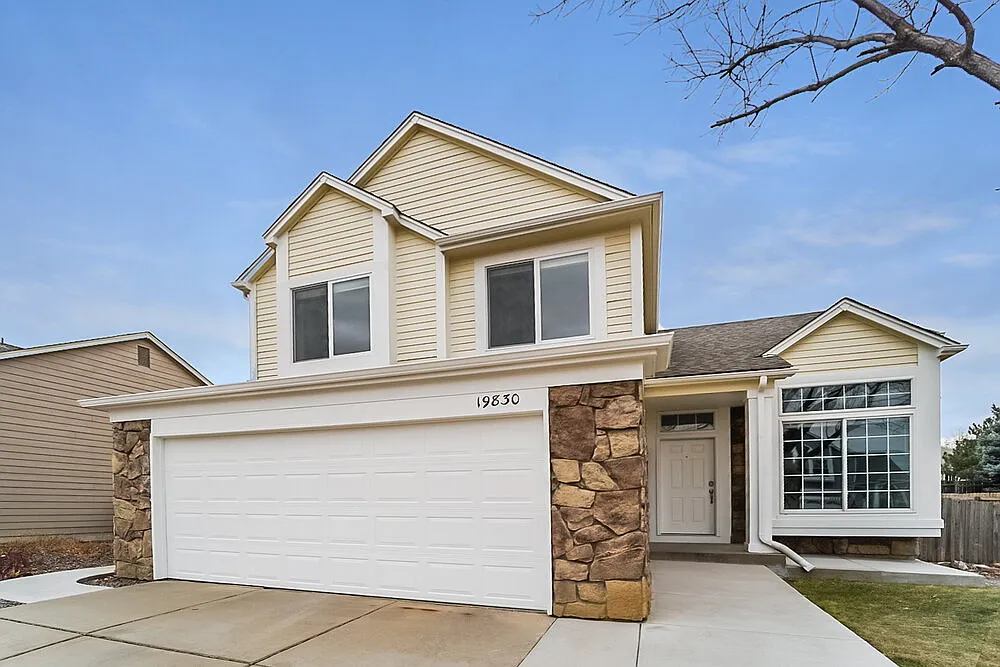 3 bed, 2.5 bath, 2253 sqft, $3,125 — Photo 1