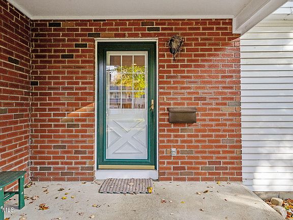 4th image of 8 Wedge Road