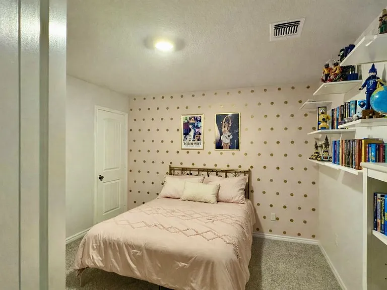 3909 Lorenzen Ct — Photo 19