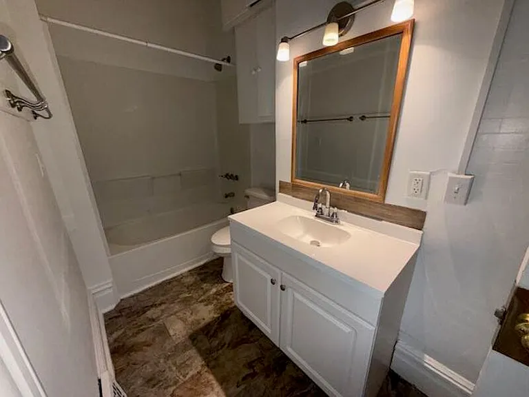 1601 W Ayres Ave — Photo 9