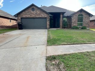 605 Nathan Ln, Moore, OK 73160