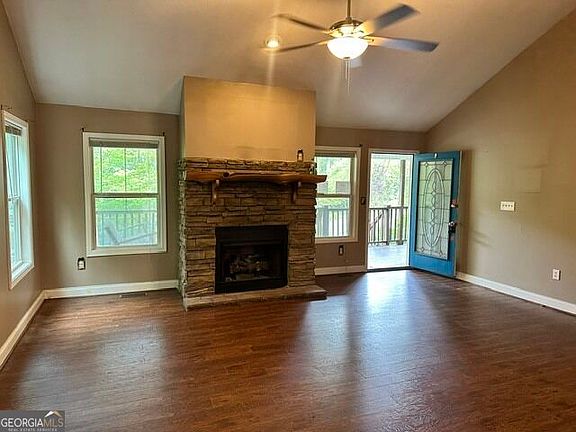 4th image of 596 Timberwalk Dr