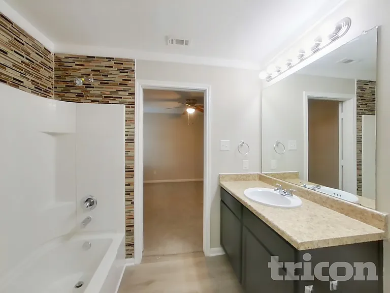 7538 Bowdre — Photo 17