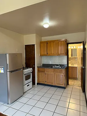 Rented by Boroughs Best Realty LLC | media 15