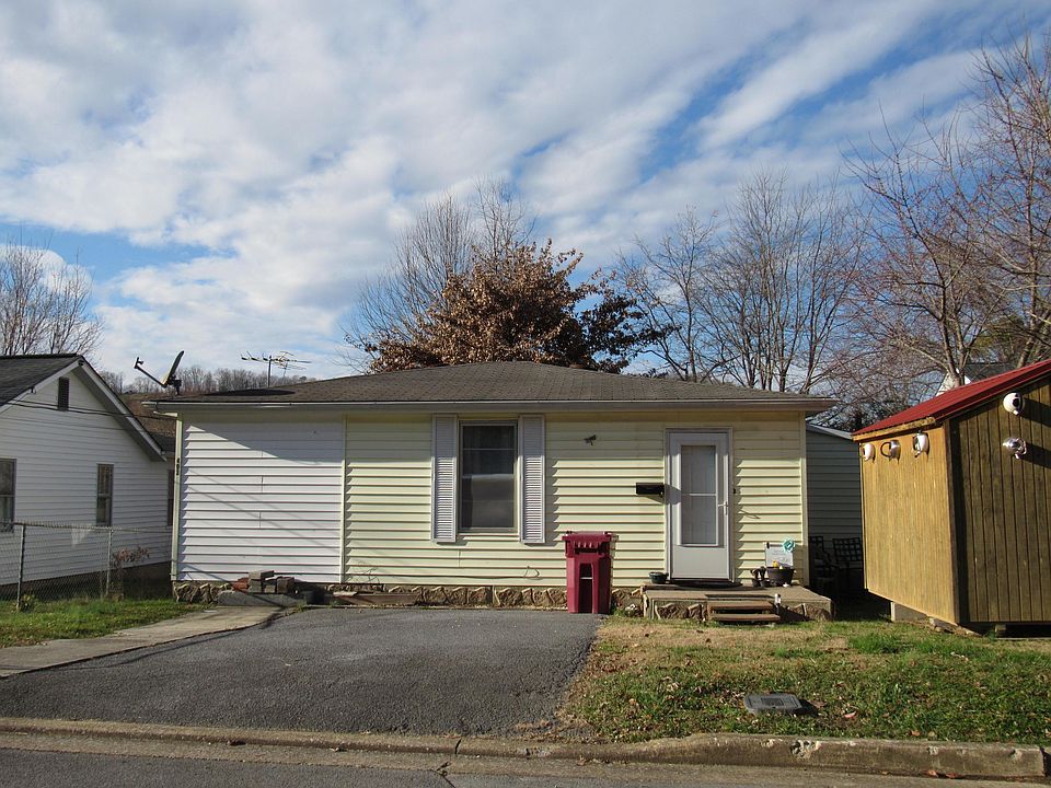 1st image of 403 Bettie St