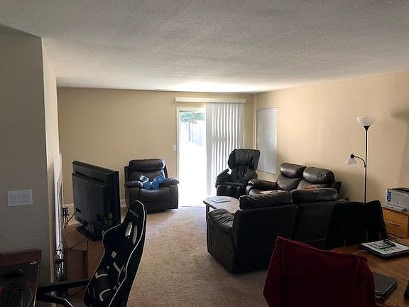 5th image of 332 Mette Ct