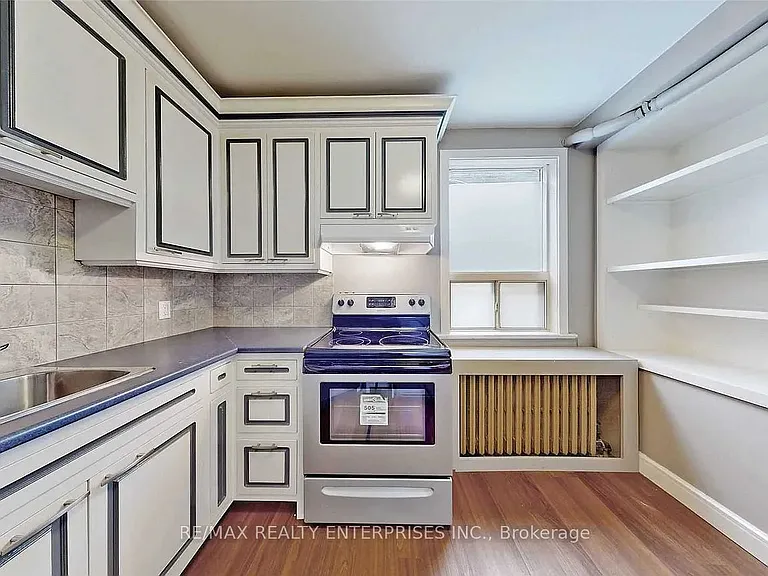 255 Lakeshore Rd E #A — Photo 6