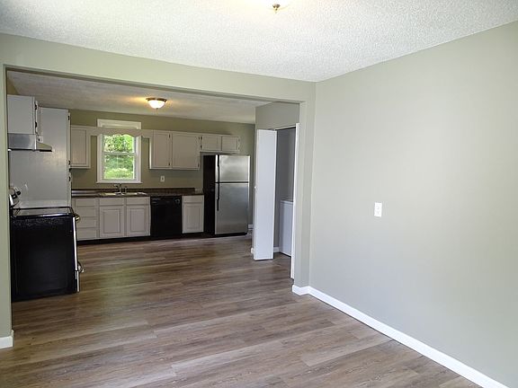 4th image of 216 Wynn Ave